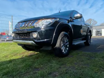 MITSUBISHI L200 Plus Club Cab 4WD