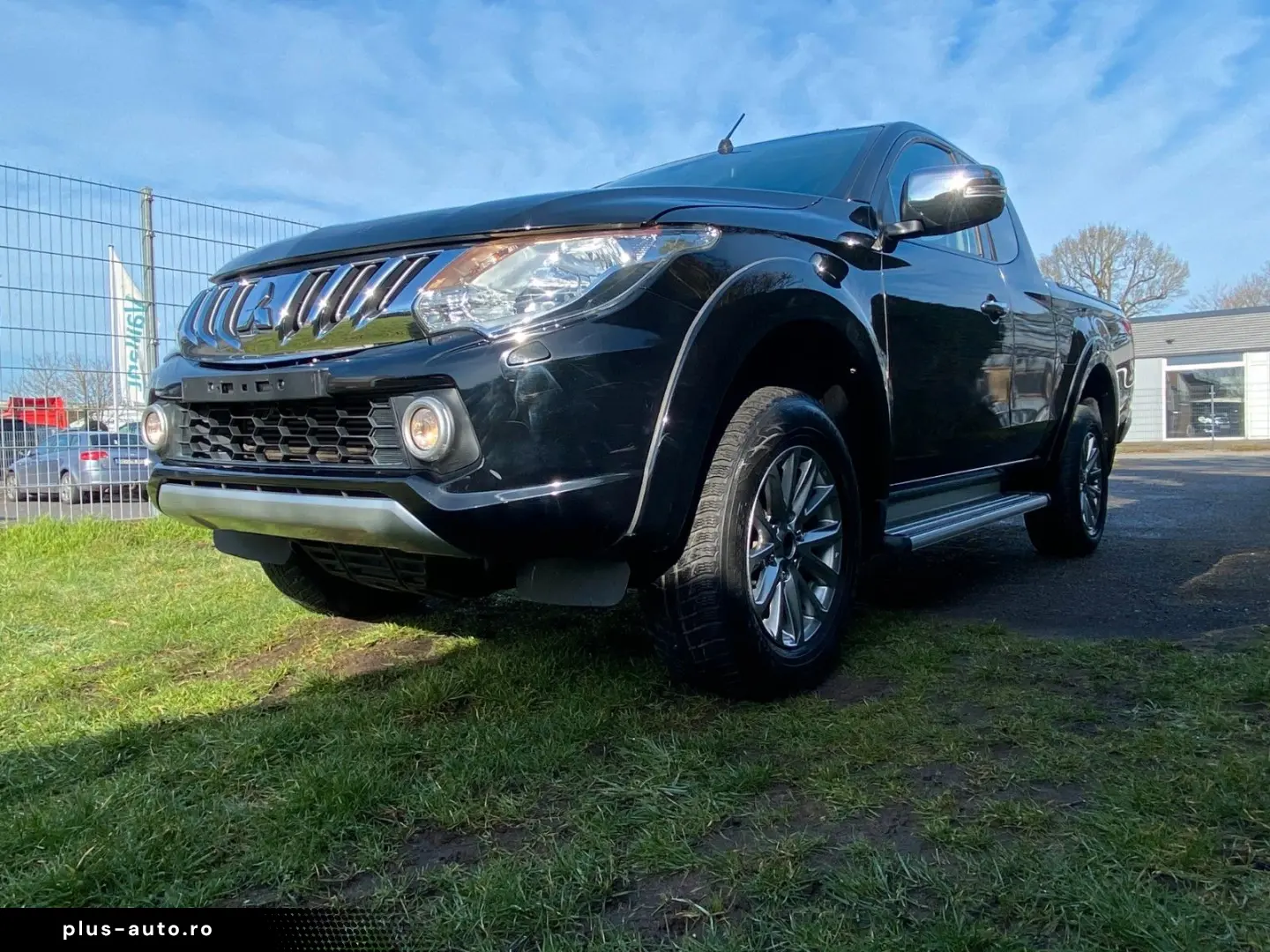 MITSUBISHI L200 Plus Club Cab 4WD