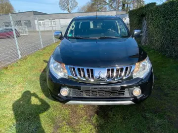 MITSUBISHI L200 Plus Club Cab 4WD
