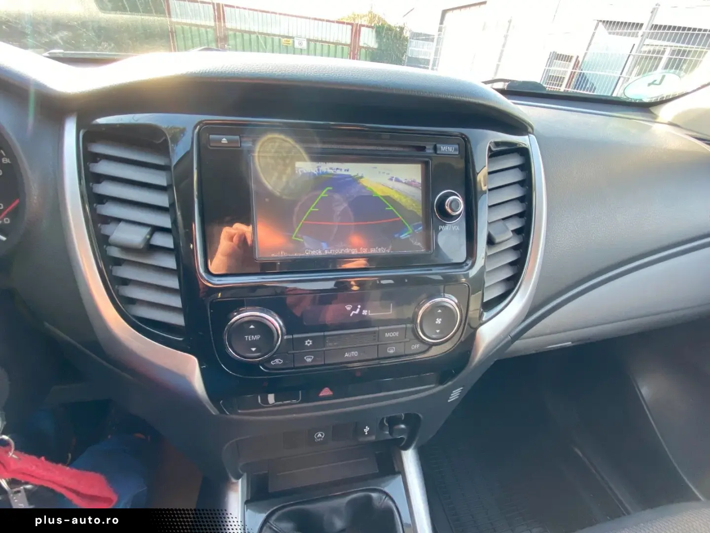 MITSUBISHI L200 Plus Club Cab 4WD