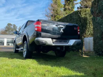 MITSUBISHI L200 Plus Club Cab 4WD