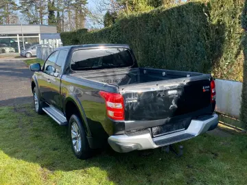 MITSUBISHI L200 Plus Club Cab 4WD