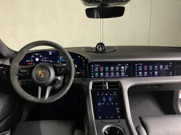 PORSCHE Taycan 4S   Massagefunktion   BOSE   LED-Matrix