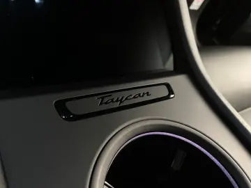PORSCHE Taycan 4S   Massagefunktion   BOSE   LED-Matrix