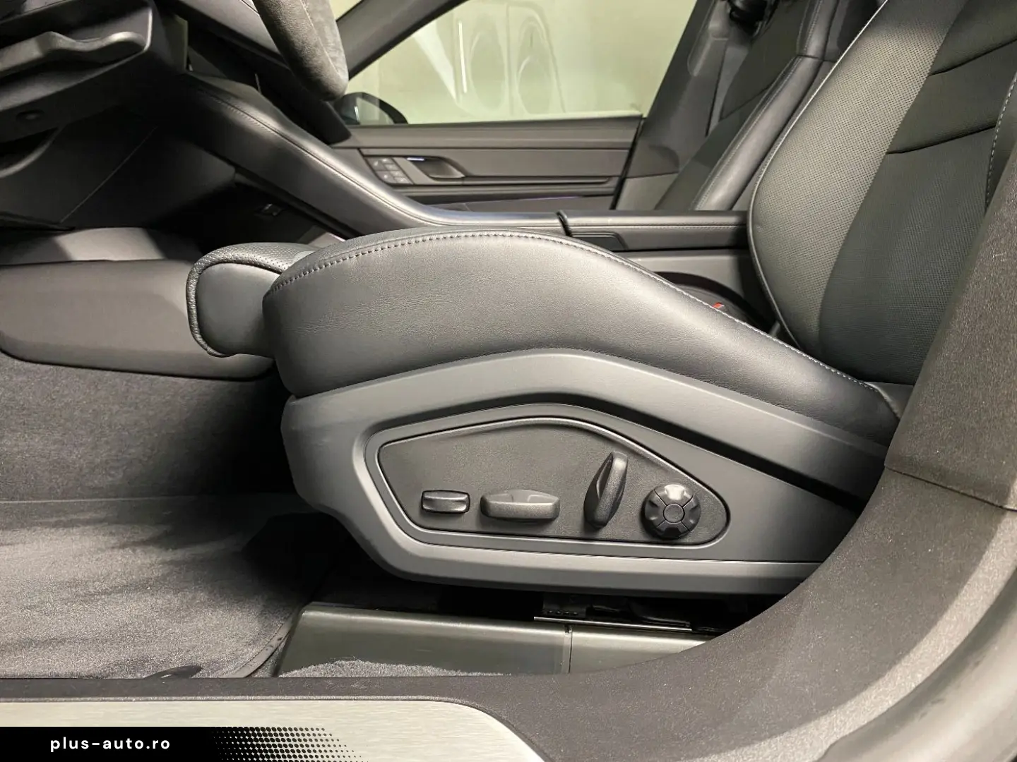 PORSCHE Taycan 4S   Massagefunktion   BOSE   LED-Matrix