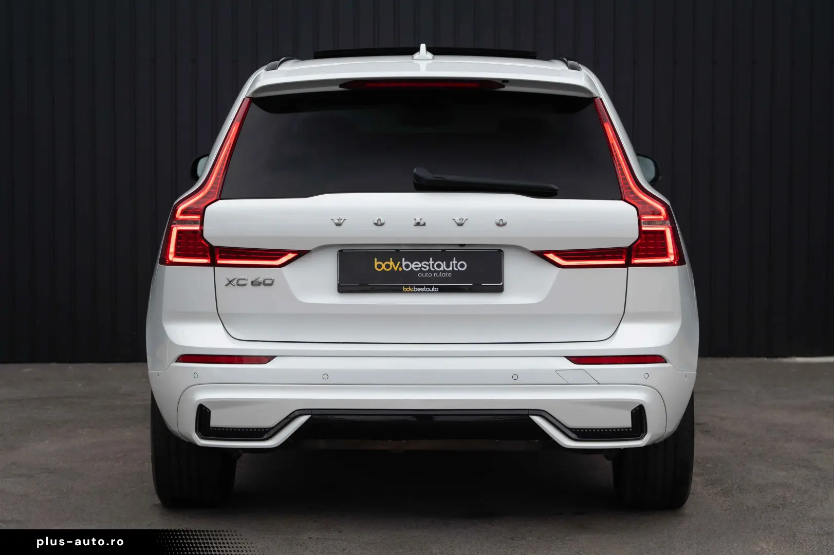 Volvo XC 60 T6 AWD Recharge Geartronic R-Design