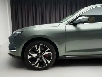 NEW SERES 5 EV COUPE 4WD