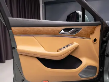 NEW SERES 5 EV COUPE 4WD