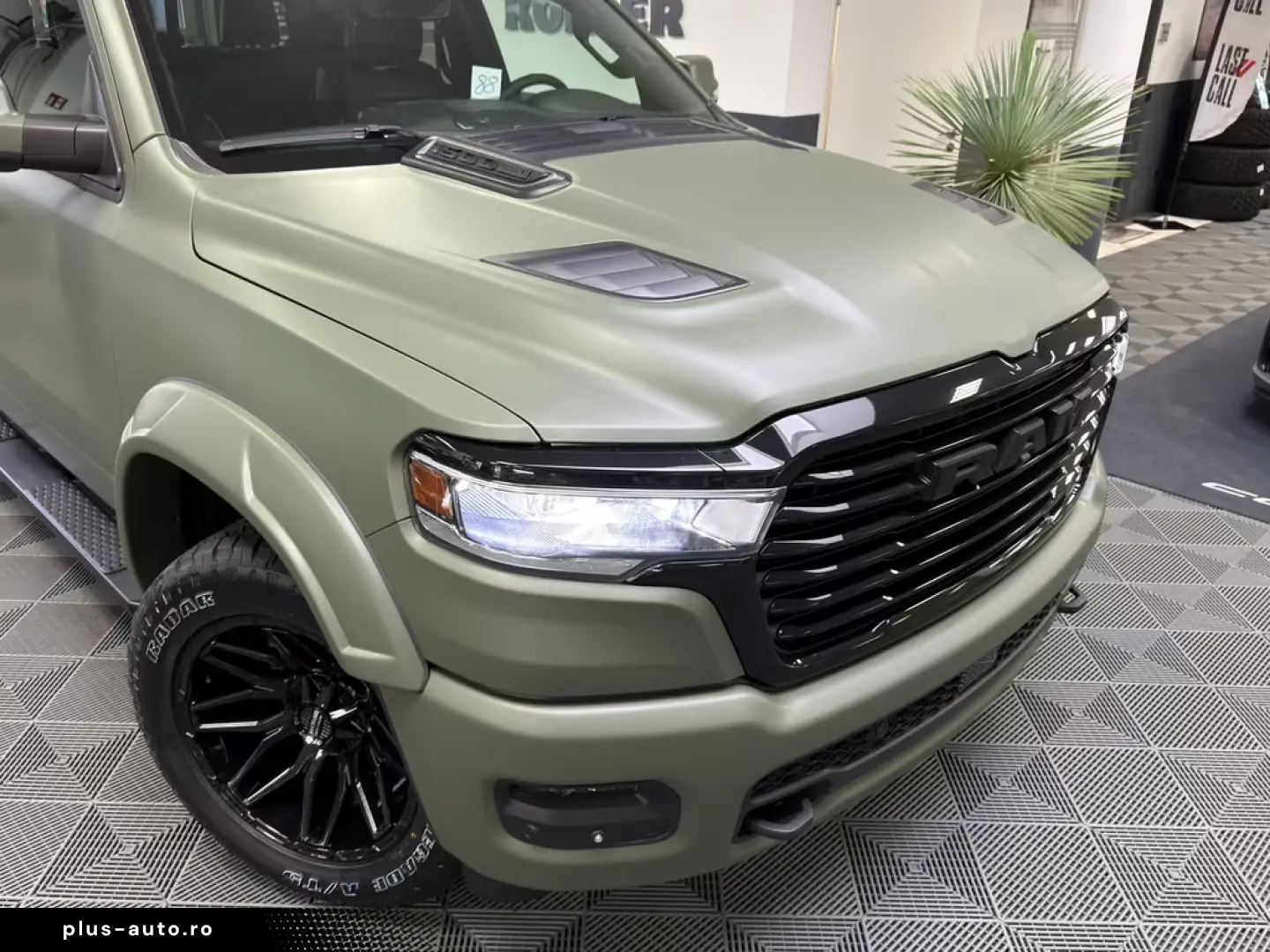 Dodge Ram 1500 Laramie Night ARMY RANGER