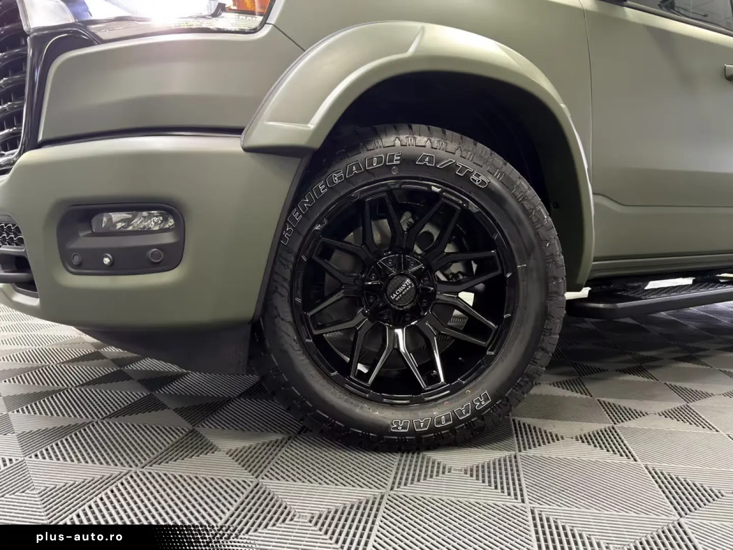 Dodge Ram 1500 Laramie Night ARMY RANGER