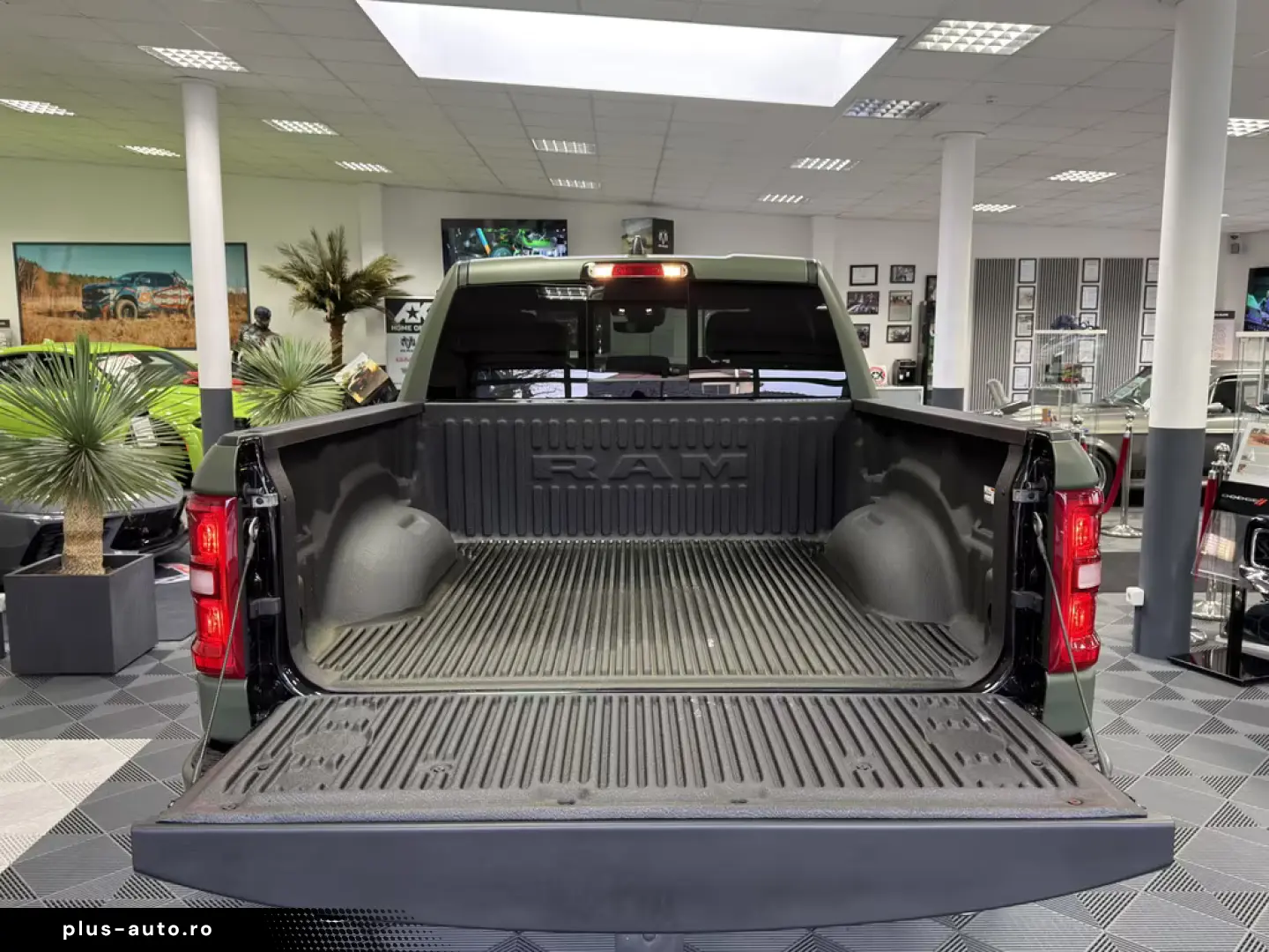 Dodge Ram 1500 Laramie Night ARMY RANGER