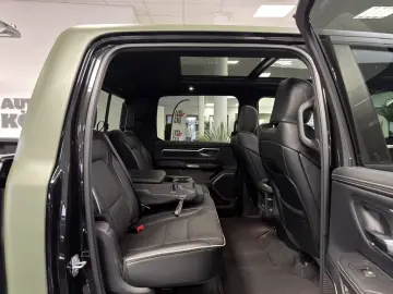 Dodge Ram 1500 Laramie Night ARMY RANGER