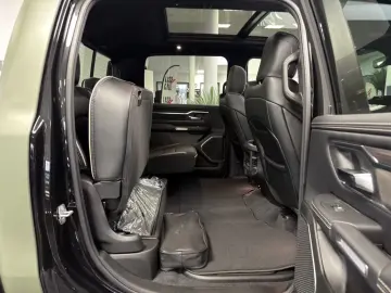 Dodge Ram 1500 Laramie Night ARMY RANGER