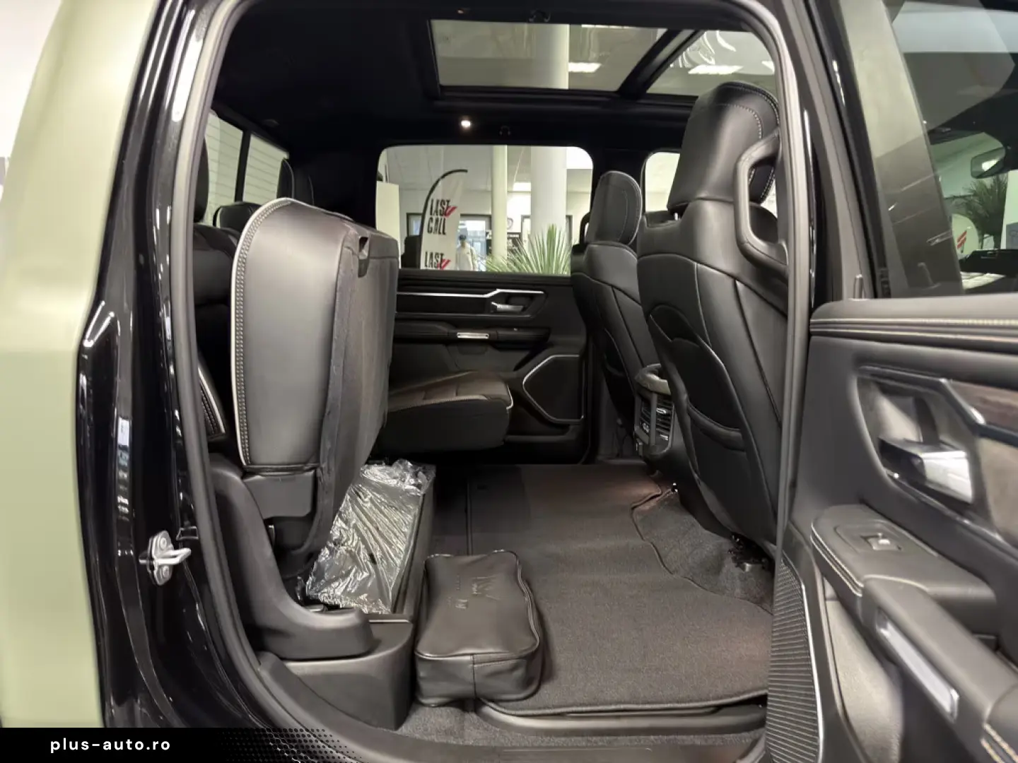 Dodge Ram 1500 Laramie Night ARMY RANGER