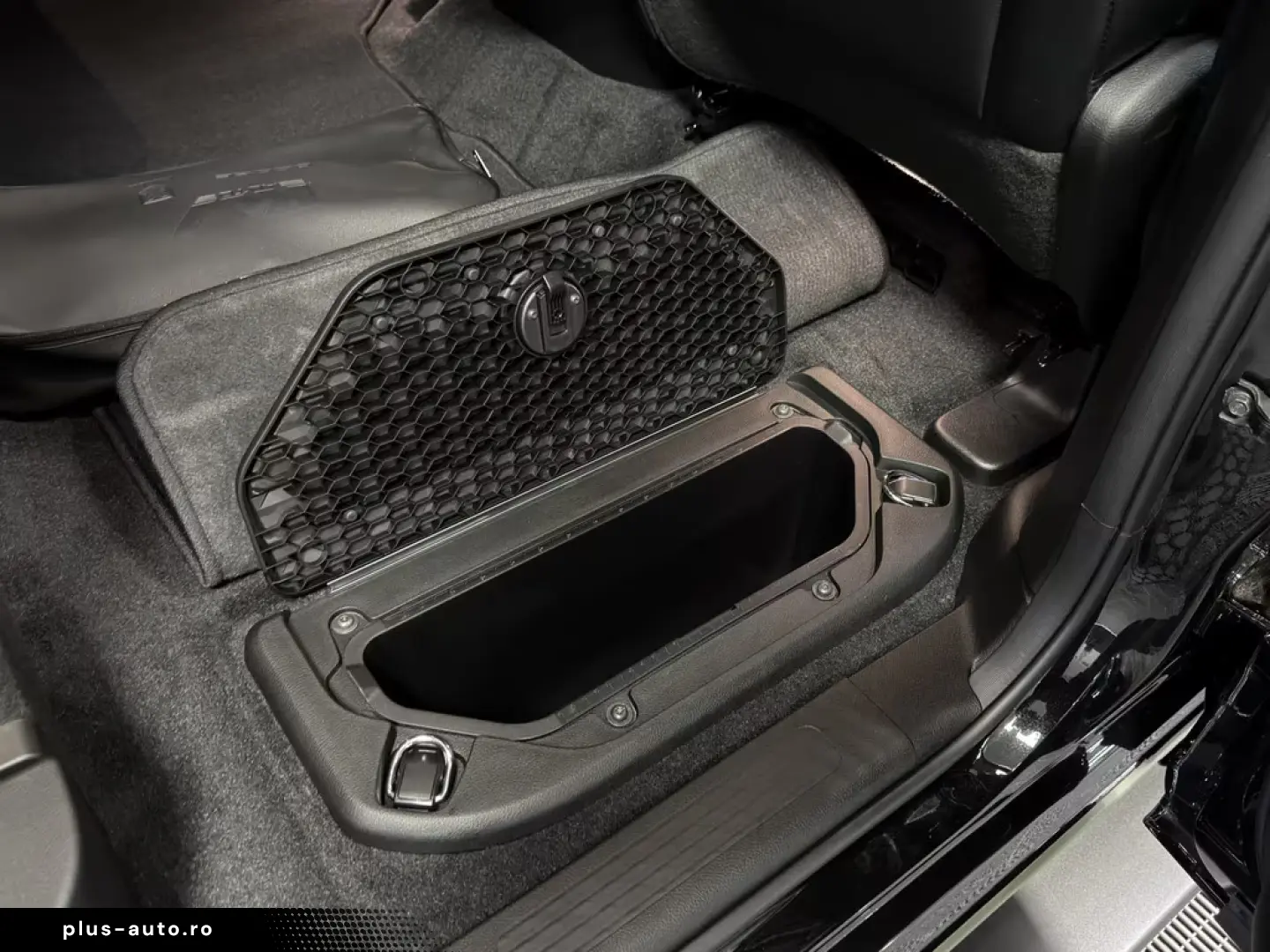 Dodge Ram 1500 Laramie Night ARMY RANGER