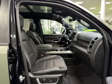 Dodge Ram 1500 Laramie Night ARMY RANGER