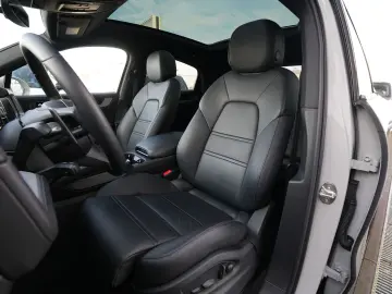 PORSCHE E-Hybrid Coupé INNODRIV-PANO-SPORTABGAS-AHK-VOLL