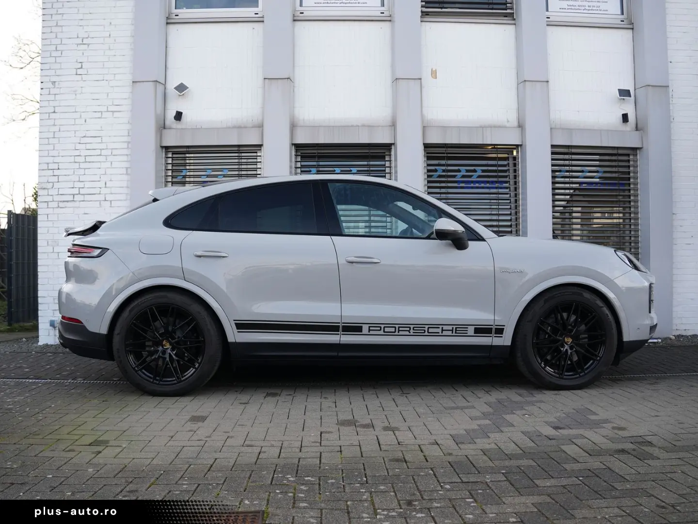 PORSCHE E-Hybrid Coupé INNODRIV-PANO-SPORTABGAS-AHK-VOLL