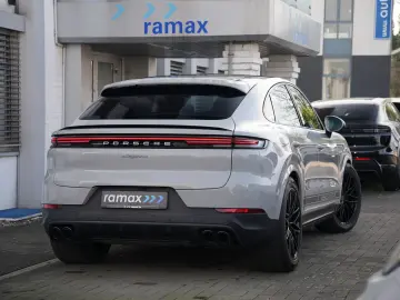 PORSCHE E-Hybrid Coupé INNODRIV-PANO-SPORTABGAS-AHK-VOLL
