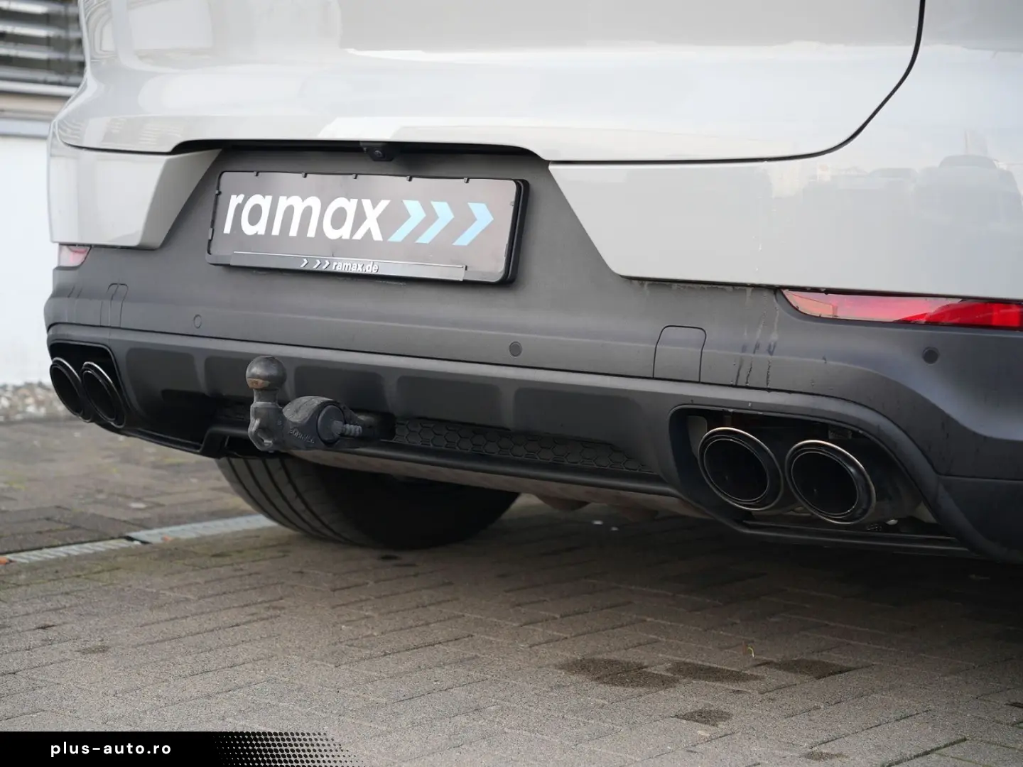 PORSCHE E-Hybrid Coupé INNODRIV-PANO-SPORTABGAS-AHK-VOLL