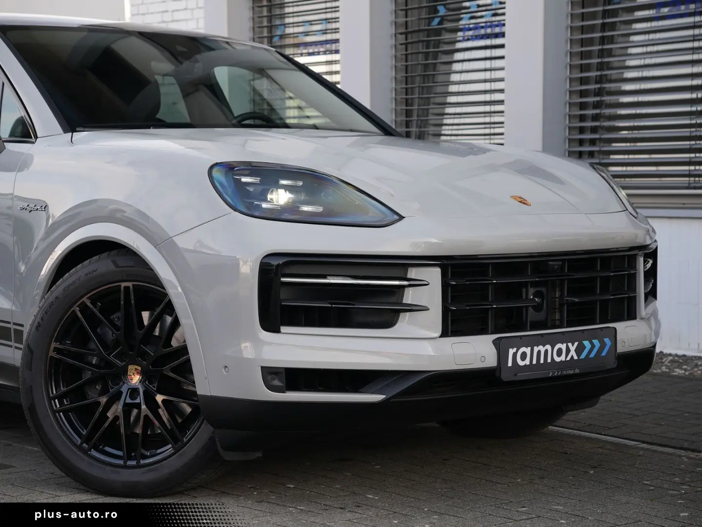 PORSCHE E-Hybrid Coupé INNODRIV-PANO-SPORTABGAS-AHK-VOLL