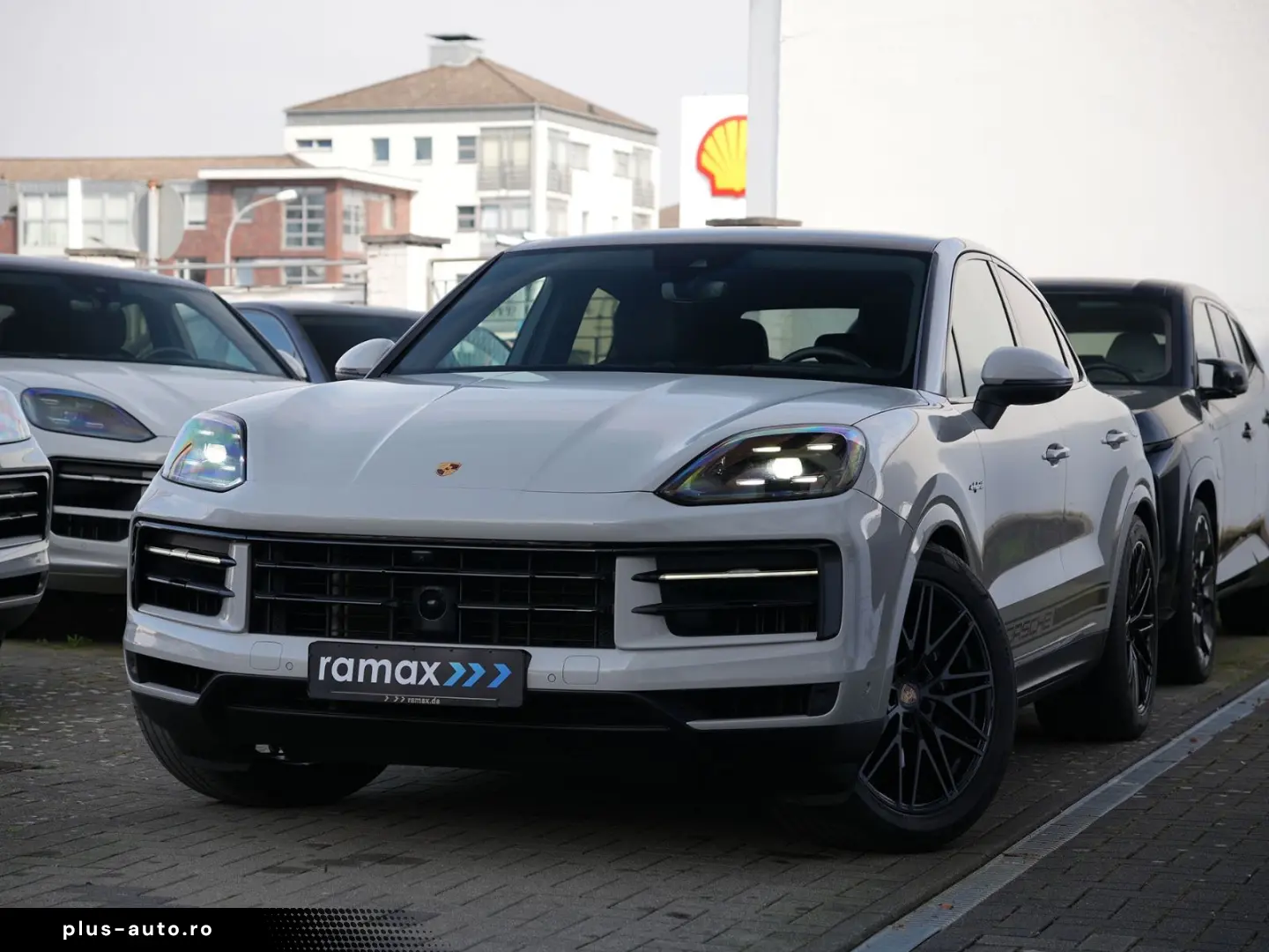 PORSCHE E-Hybrid Coupé INNODRIV-PANO-SPORTABGAS-AHK-VOLL