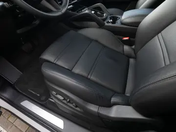 PORSCHE E-Hybrid Coupé INNODRIV-PANO-SPORTABGAS-AHK-VOLL