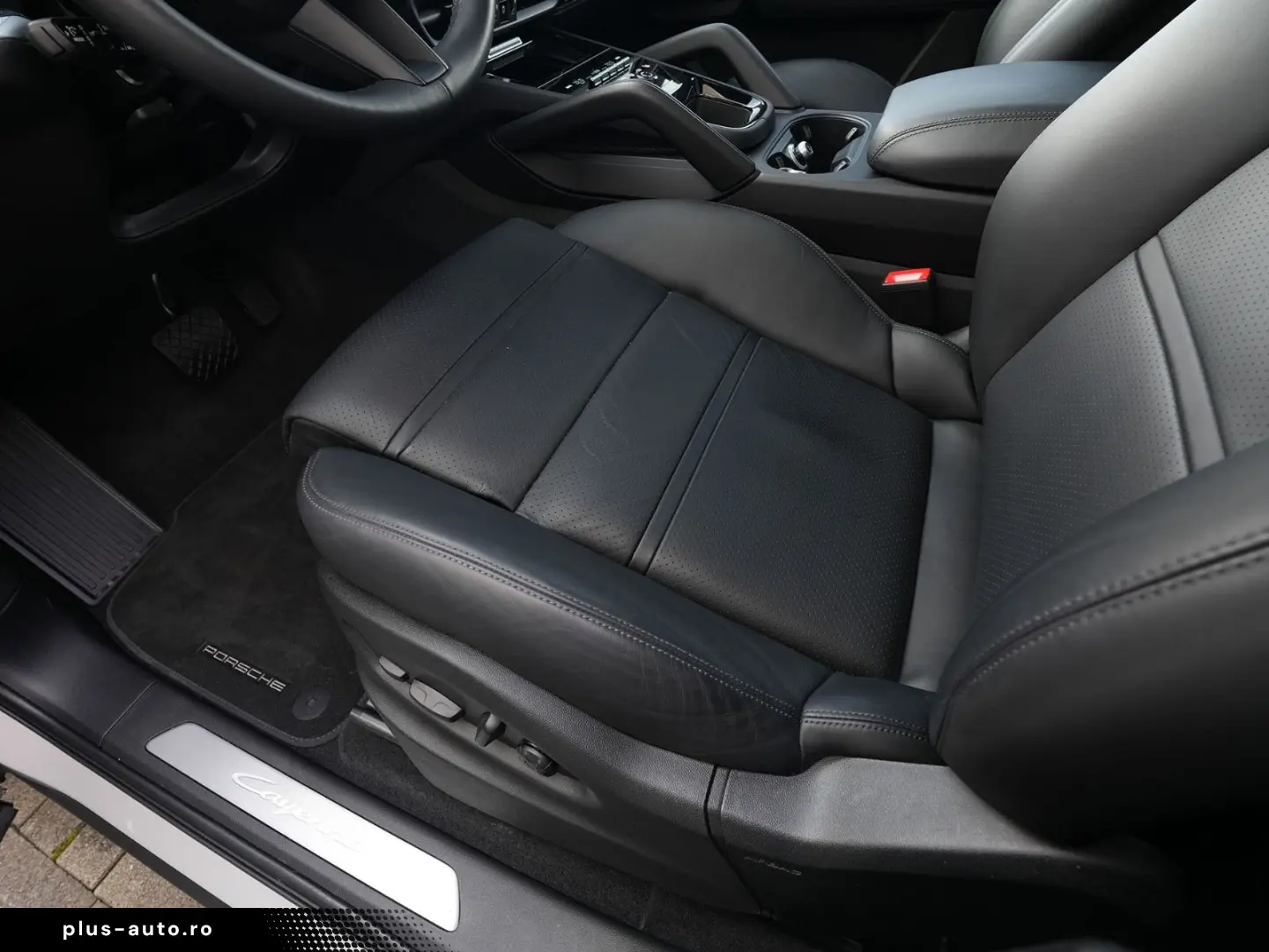 PORSCHE E-Hybrid Coupé INNODRIV-PANO-SPORTABGAS-AHK-VOLL