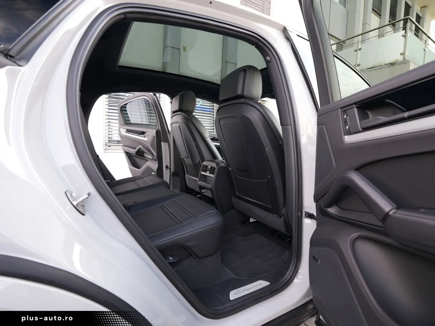 PORSCHE E-Hybrid Coupé INNODRIV-PANO-SPORTABGAS-AHK-VOLL