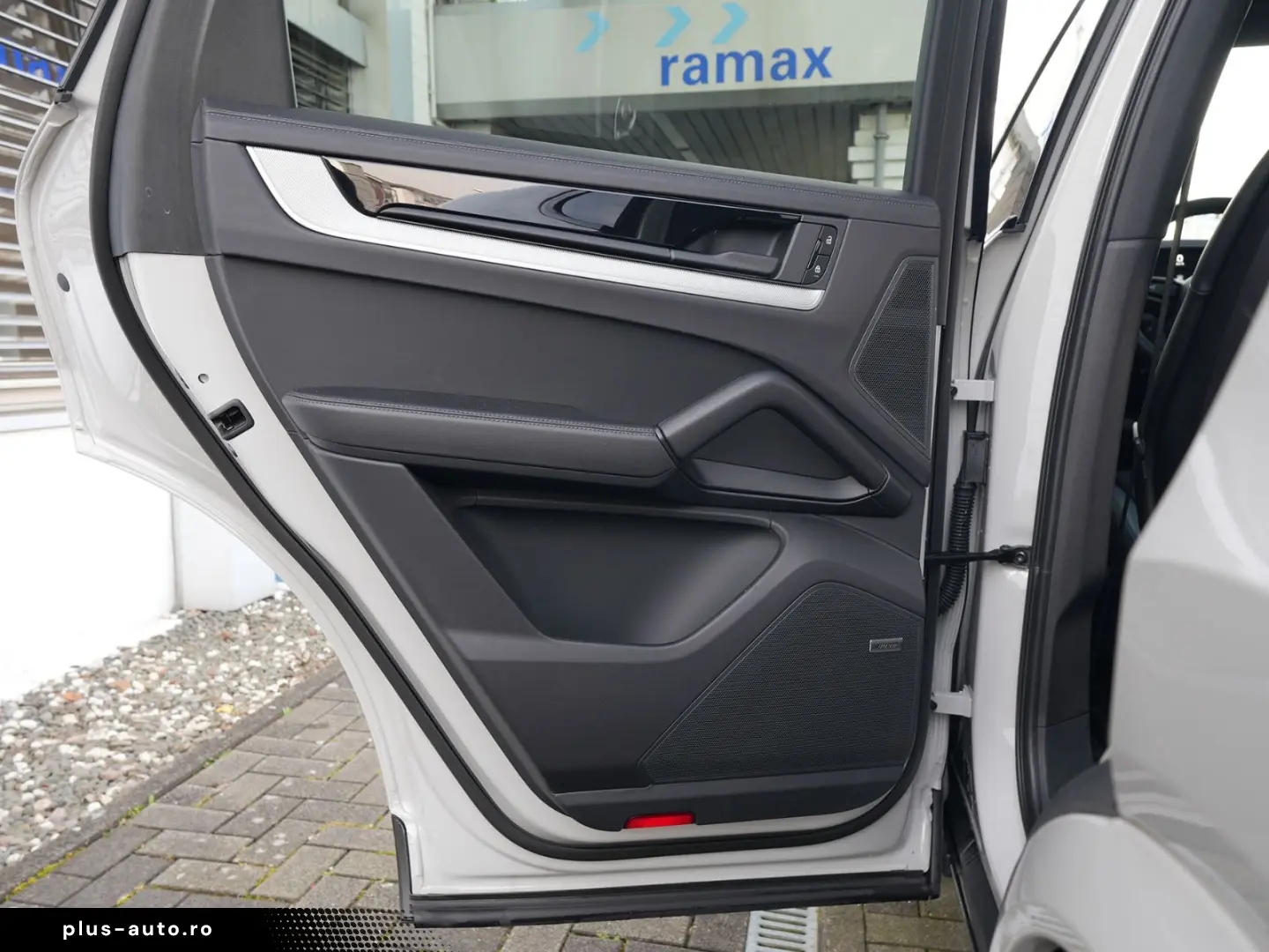 PORSCHE E-Hybrid Coupé INNODRIV-PANO-SPORTABGAS-AHK-VOLL