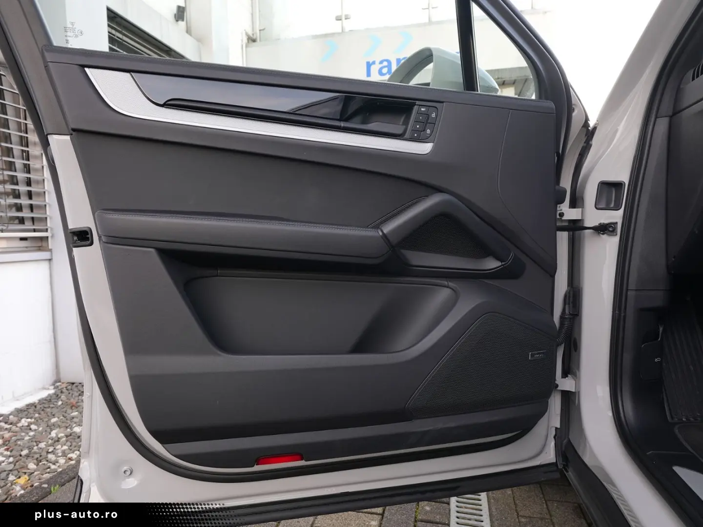 PORSCHE E-Hybrid Coupé INNODRIV-PANO-SPORTABGAS-AHK-VOLL