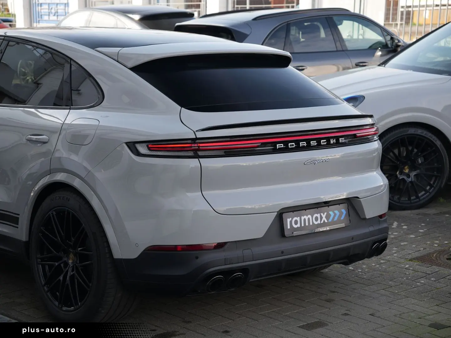 PORSCHE E-Hybrid Coupé INNODRIV-PANO-SPORTABGAS-AHK-VOLL