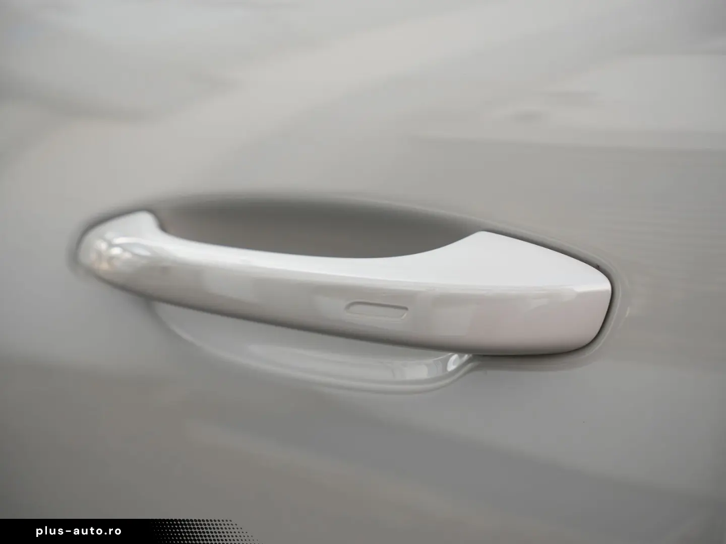 PORSCHE E-Hybrid Coupé INNODRIV-PANO-SPORTABGAS-AHK-VOLL