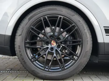 PORSCHE E-Hybrid Coupé INNODRIV-PANO-SPORTABGAS-AHK-VOLL