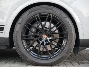 PORSCHE E-Hybrid Coupé INNODRIV-PANO-SPORTABGAS-AHK-VOLL