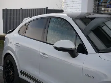 PORSCHE E-Hybrid Coupé INNODRIV-PANO-SPORTABGAS-AHK-VOLL