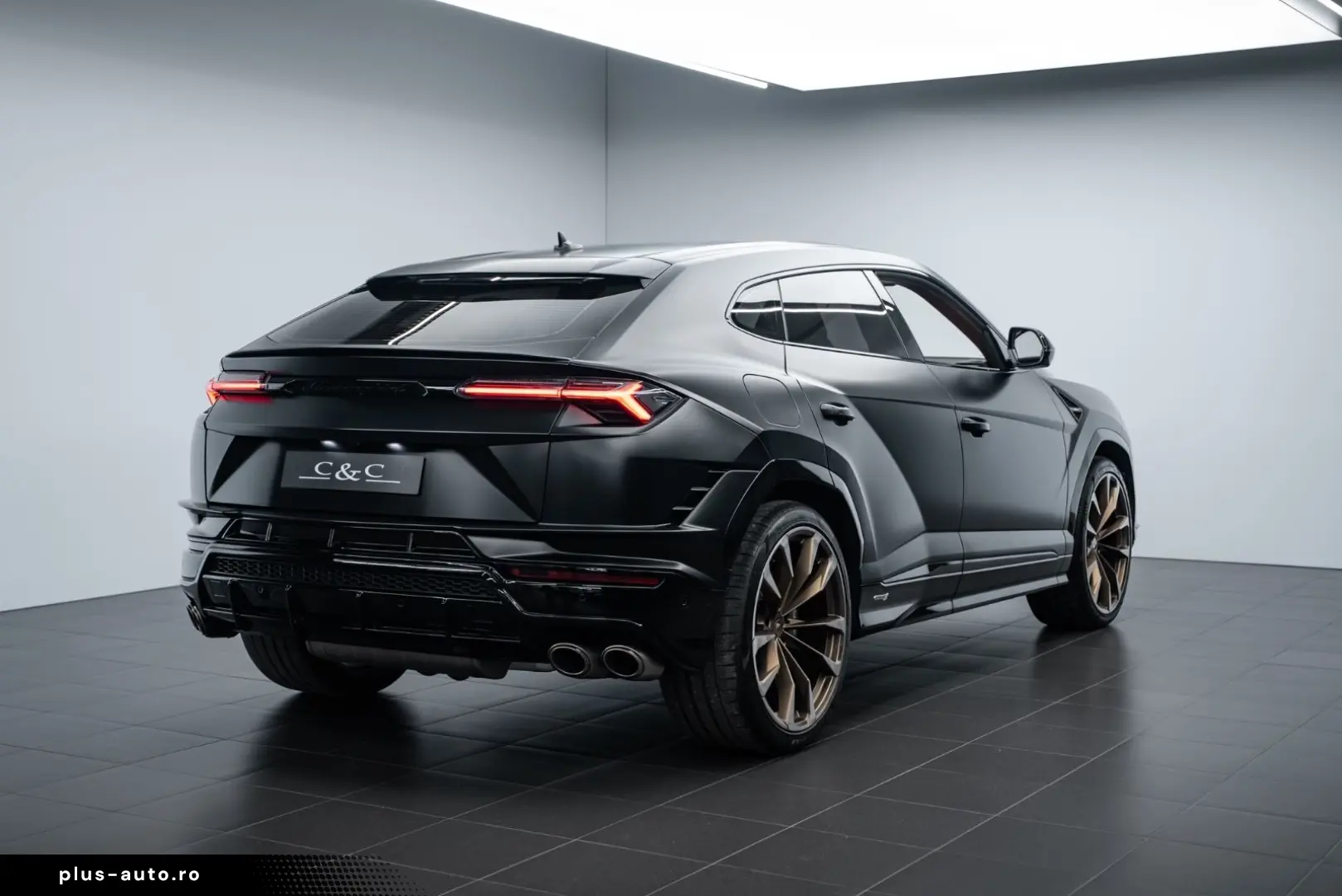 LAMBORGHINI Urus S CARBON B&O AKRAPOVIC PANO 23  STYLE