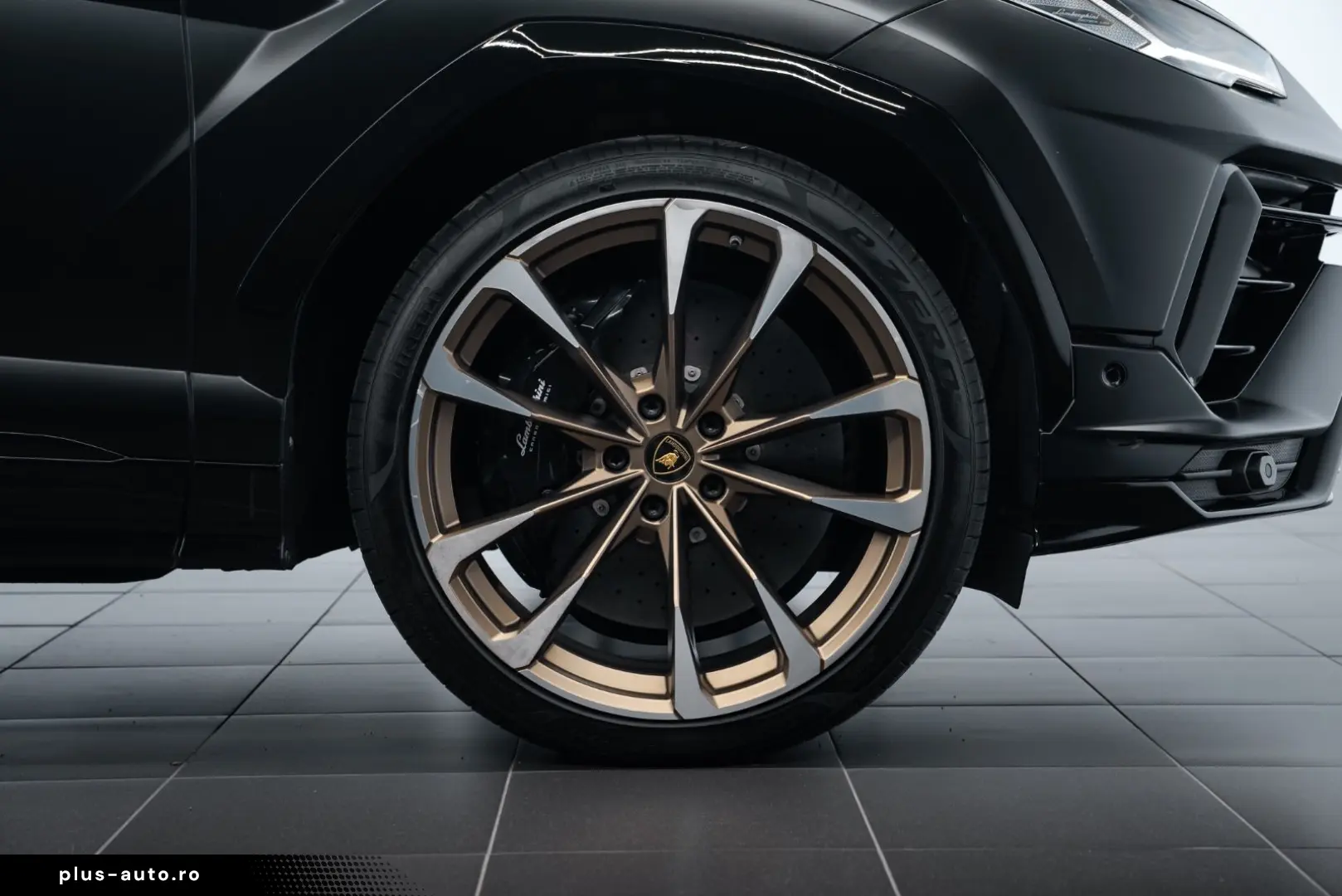 LAMBORGHINI Urus S CARBON B&O AKRAPOVIC PANO 23  STYLE