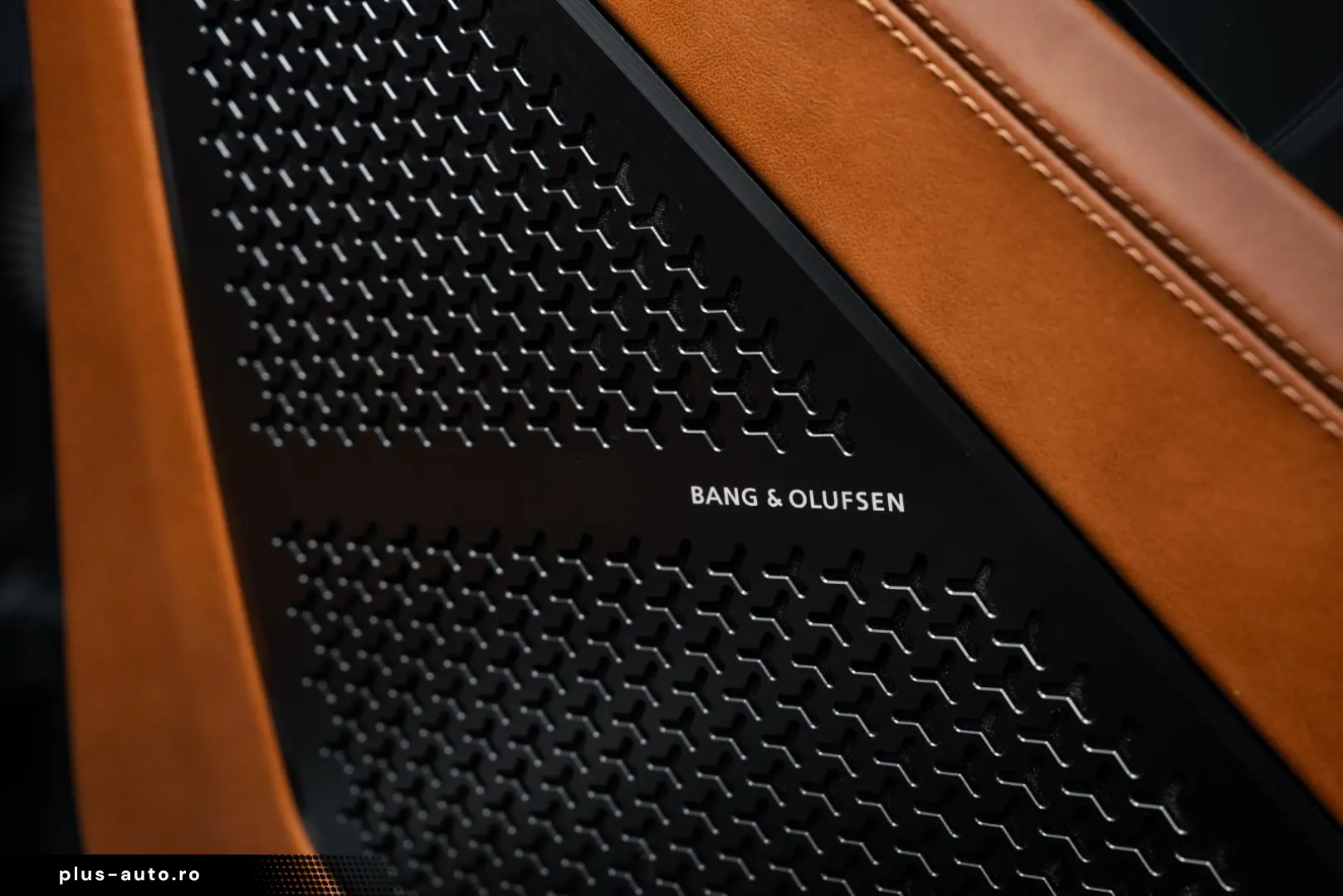 LAMBORGHINI Urus S CARBON B&O AKRAPOVIC PANO 23  STYLE