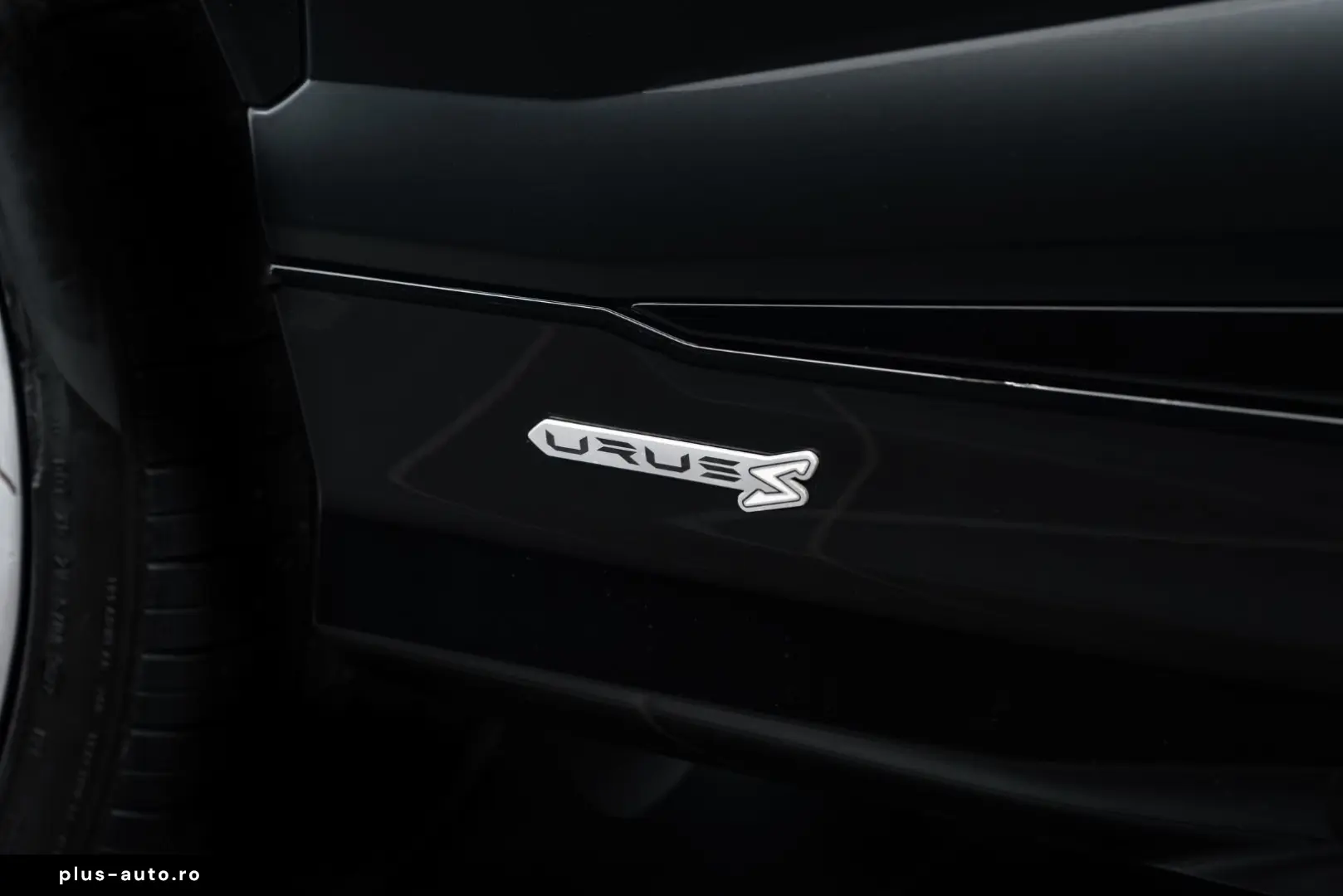 LAMBORGHINI Urus S CARBON B&O AKRAPOVIC PANO 23  STYLE