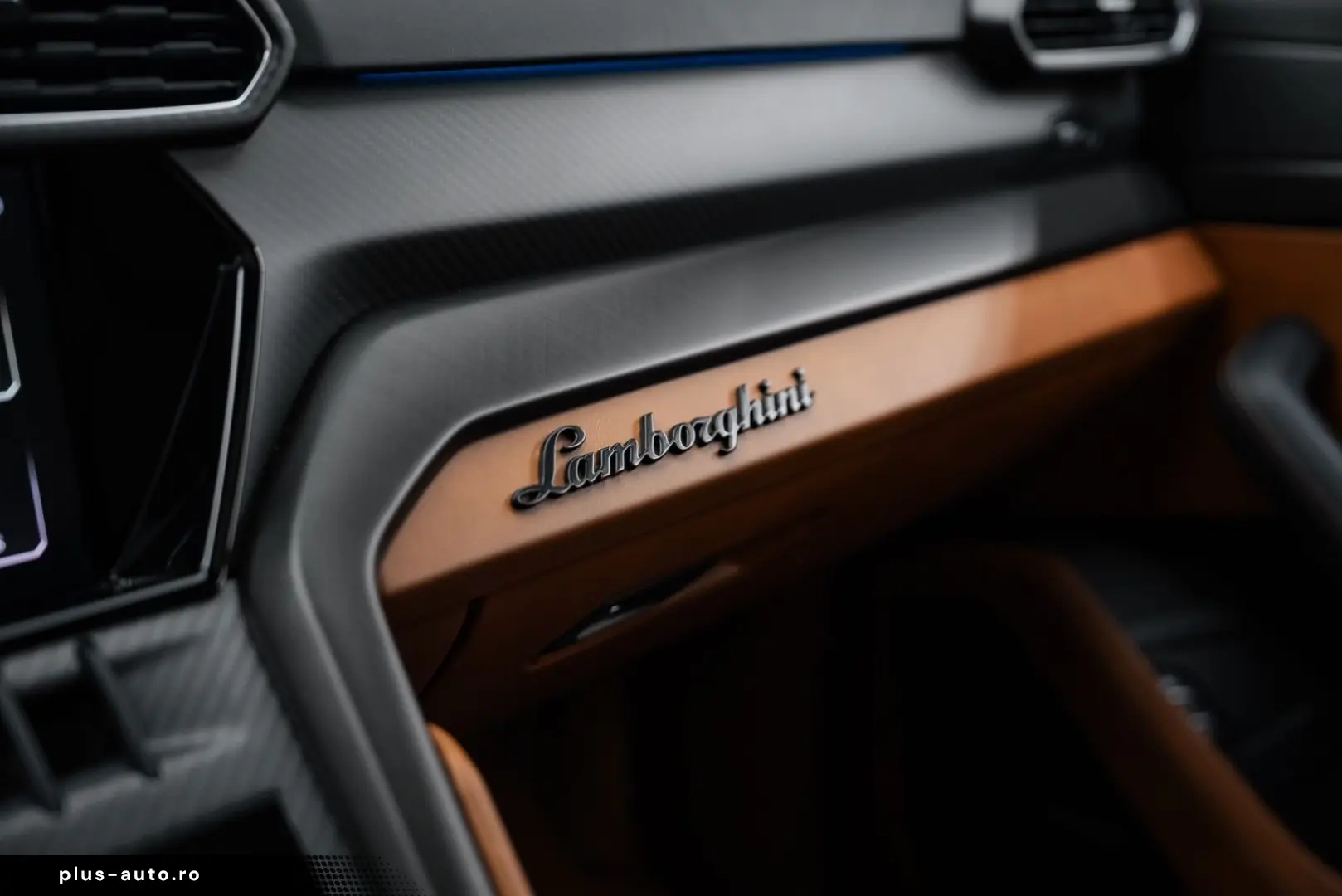 LAMBORGHINI Urus S CARBON B&O AKRAPOVIC PANO 23  STYLE