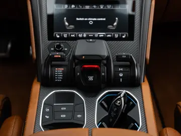 LAMBORGHINI Urus S CARBON B&O AKRAPOVIC PANO 23  STYLE