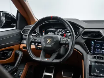 LAMBORGHINI Urus S CARBON B&O AKRAPOVIC PANO 23  STYLE