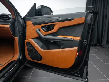 LAMBORGHINI Urus S CARBON B&O AKRAPOVIC PANO 23  STYLE