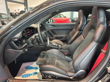 PORSCHE 911 Carrera 4 GTS PANO SHZ LED 360