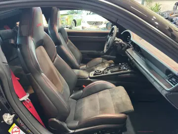 PORSCHE 911 Carrera 4 GTS PANO SHZ LED 360