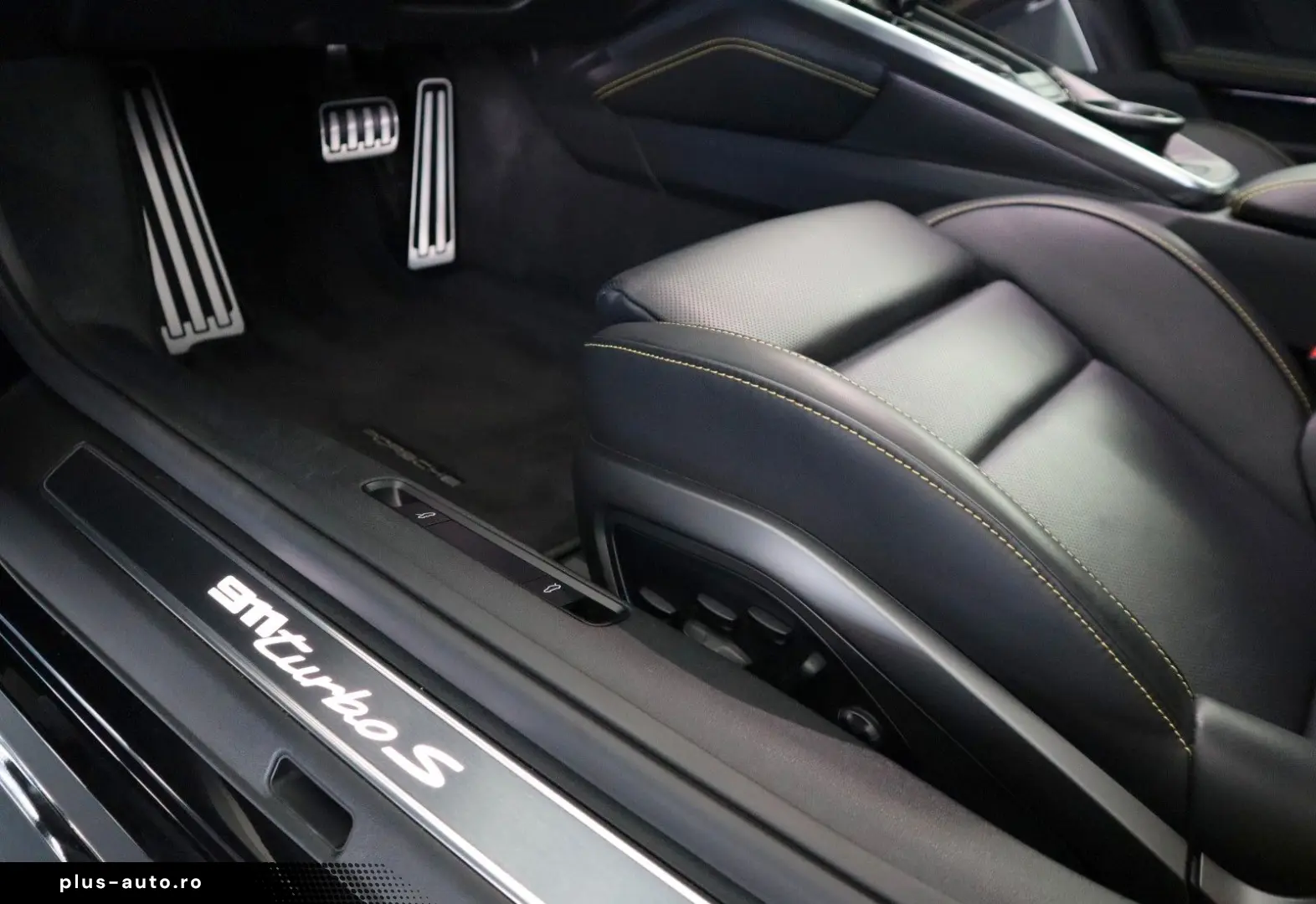 PORSCHE 992 Turbo S   InnoDrive   Lift   Approved   NEU