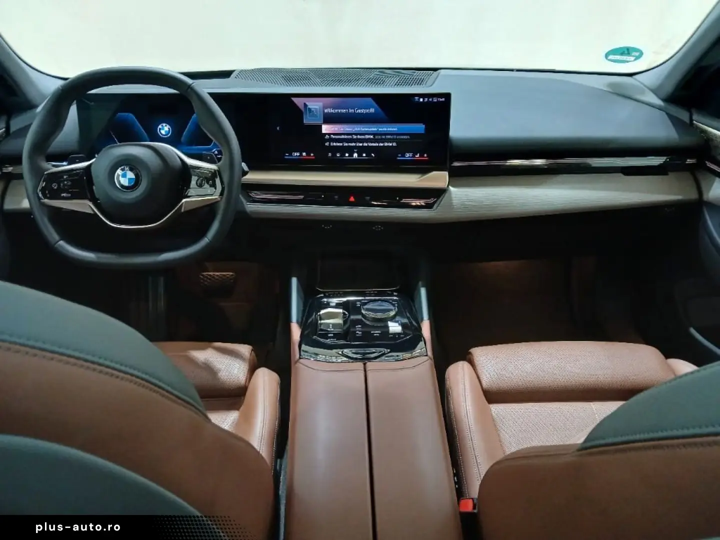 BMW 520d xDrive PANO ICONIC 360 HEADUP KEY B&W