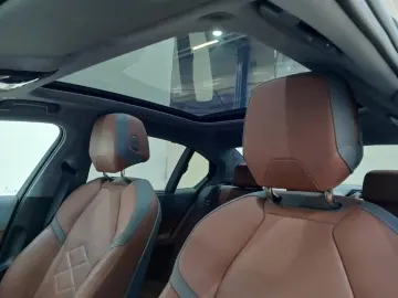 BMW 520d xDrive PANO ICONIC 360 HEADUP KEY B&W