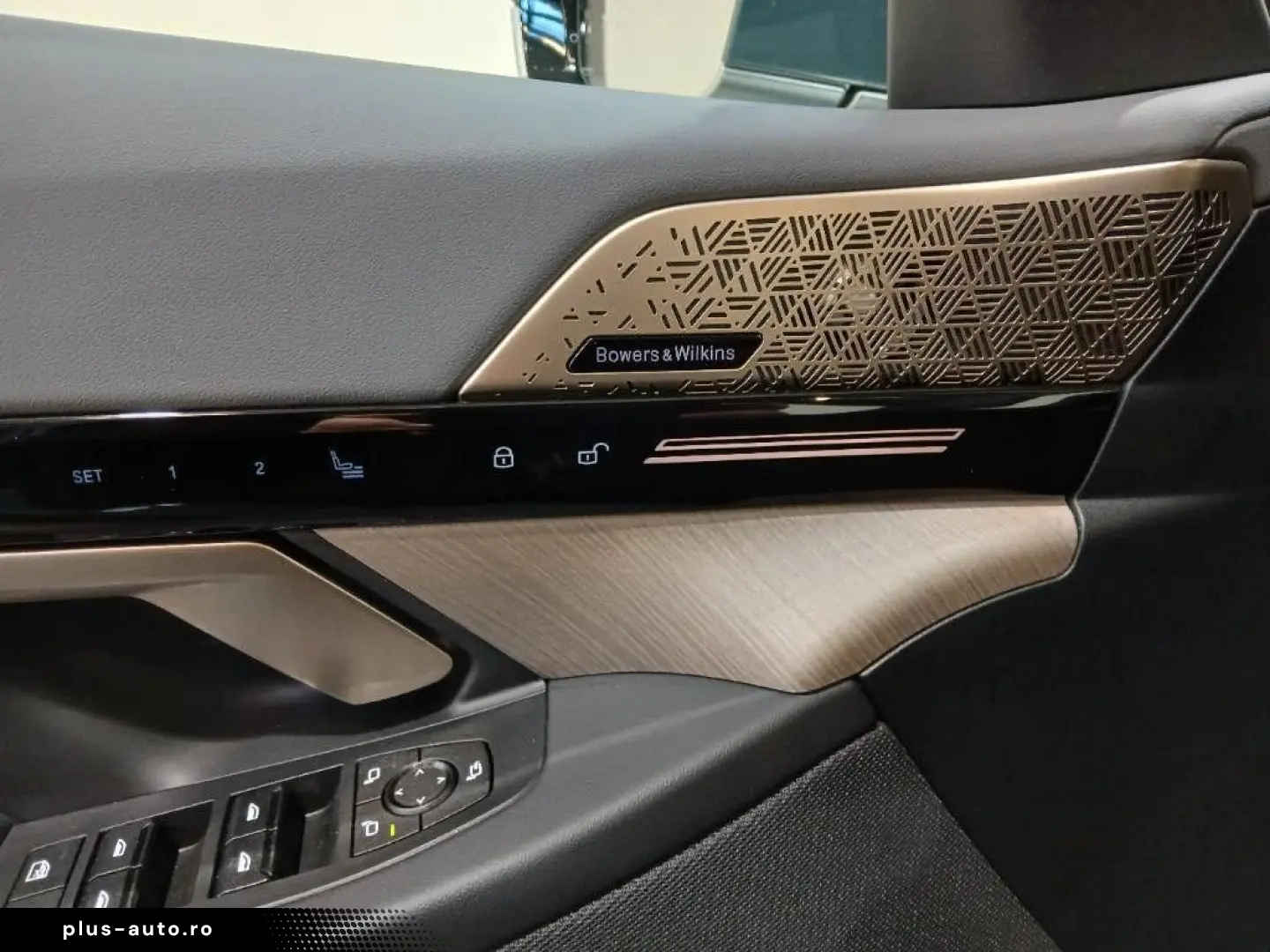 BMW 520d xDrive PANO ICONIC 360 HEADUP KEY B&W